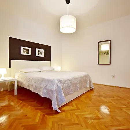 Appartamento Three Bedroom Lavander