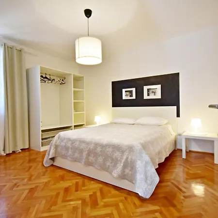 Three Bedroom Lavander *